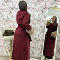 Cappotto con maniche in  pelliccia
