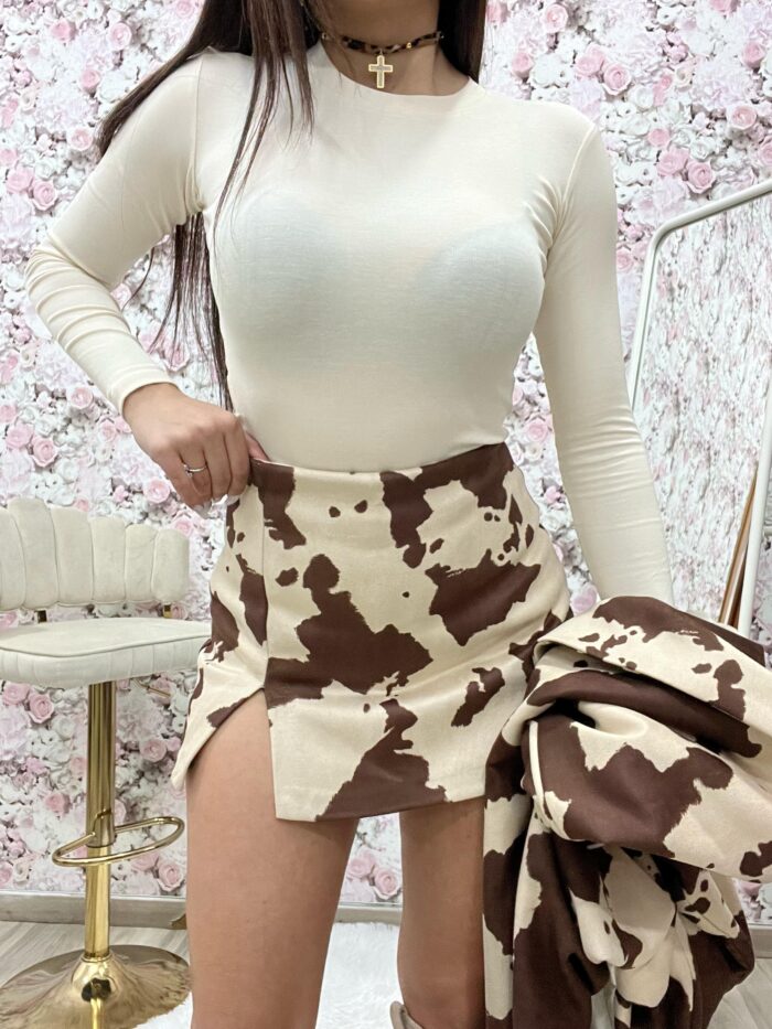 PANTAGONNA COW BY LUMINA