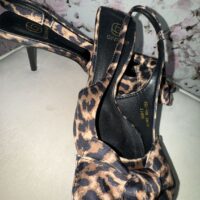 Décolleté fiocco animalier